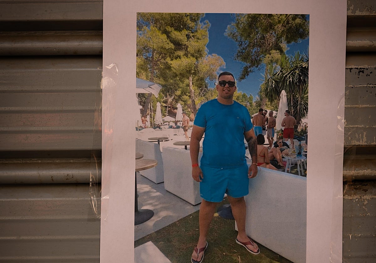 Imagen principal - Entregado a su familia y al deporte: así era Ángel, el joven asesinado a puñaladas en Capuchinos