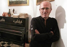 El dramaturgo Miguel Romero Esteo ha sido confundido por la Junta de Andalucía en su propio premio.