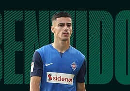 Josué Dorio, con la camiseta del Amorebieta.