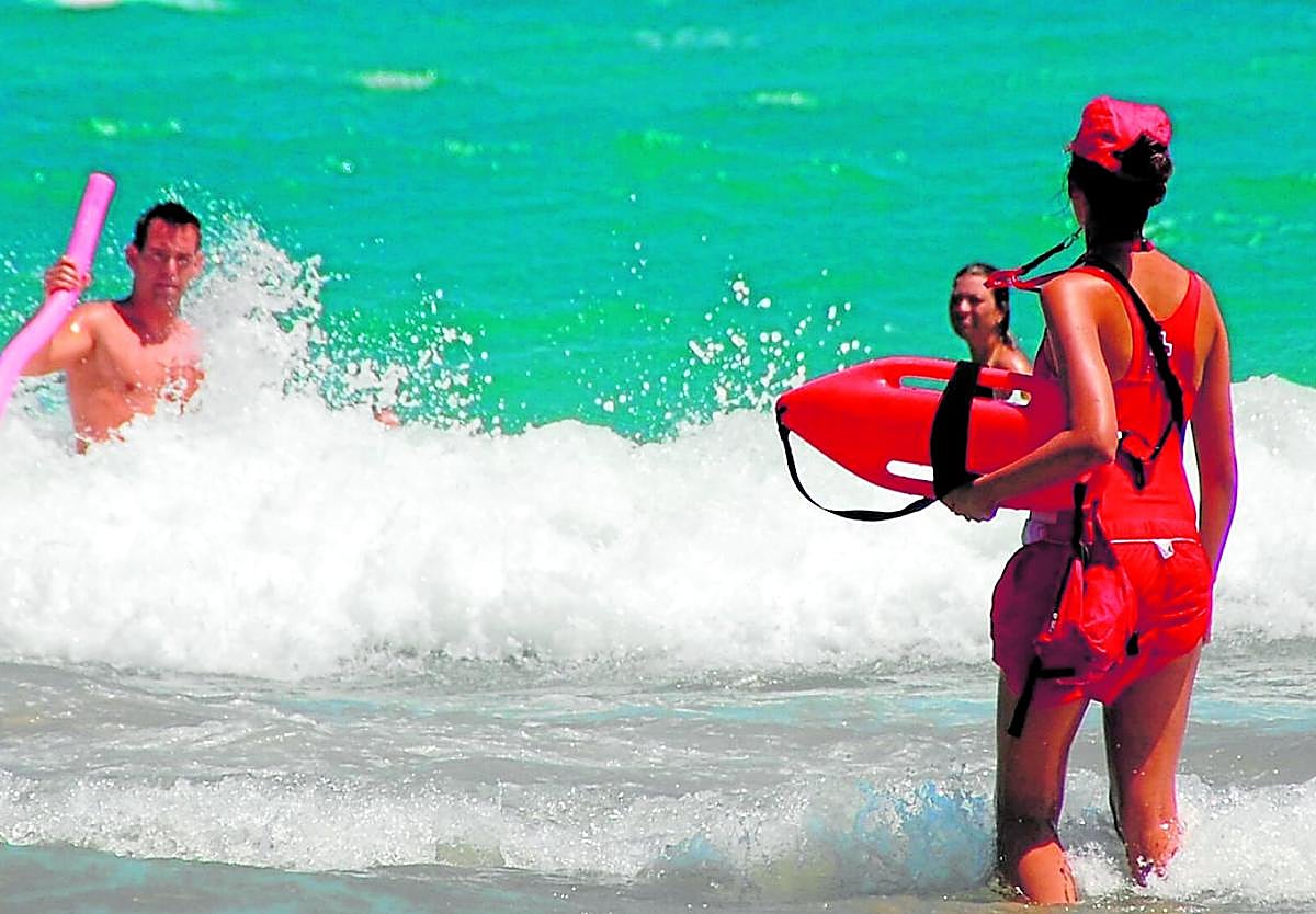 Los ahogamientos tiñen de negro el verano con 63 fallecidos en Andalucía en lo que va de año