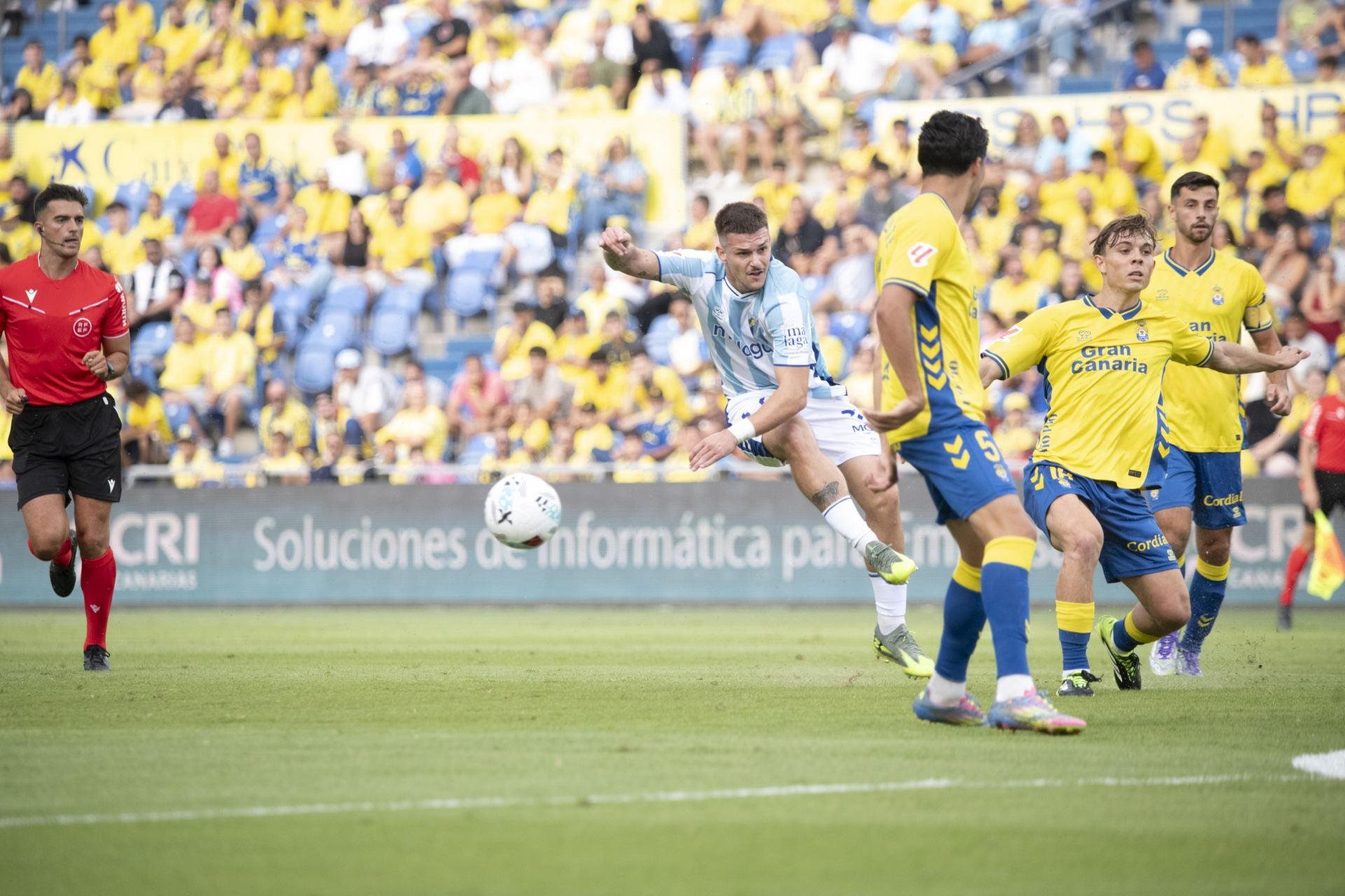 El partido Las Palmas- Málaga, en imágenes