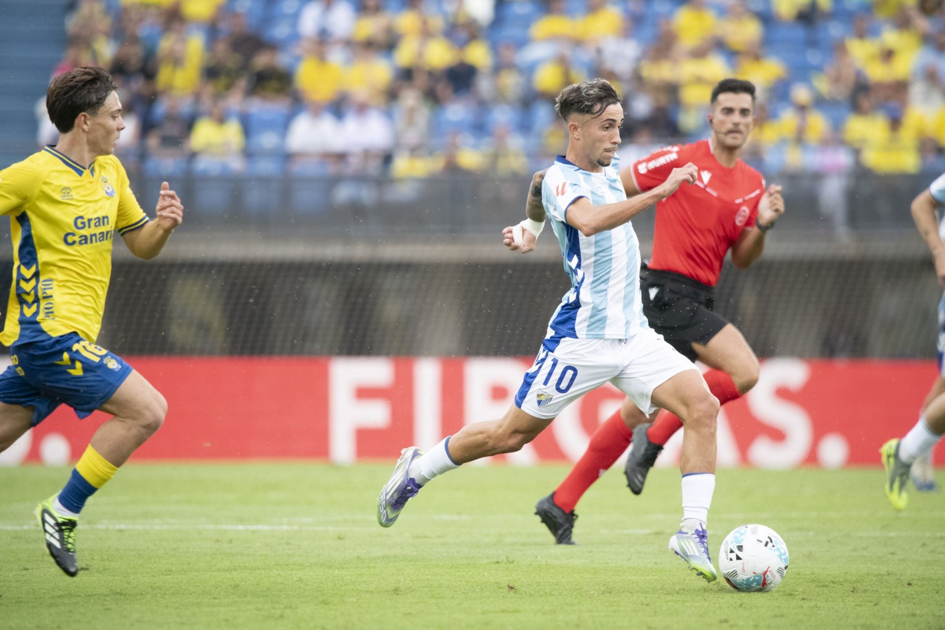 El partido Las Palmas- Málaga, en imágenes