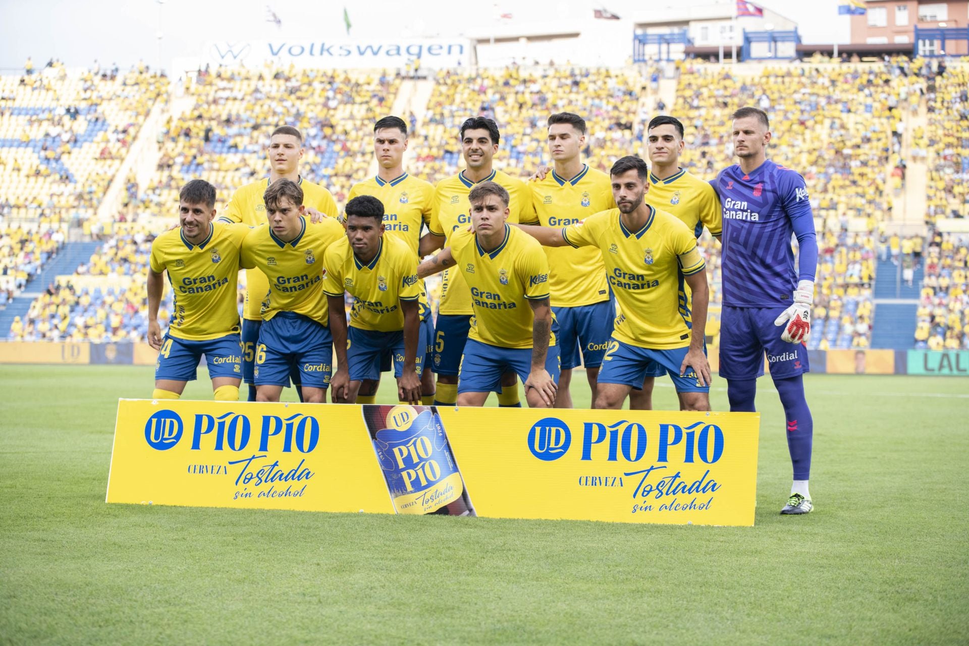 El partido Las Palmas- Málaga, en imágenes