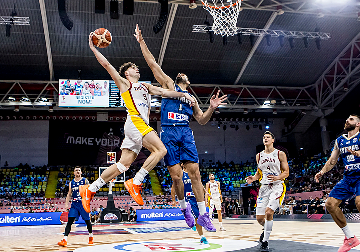 Mario Saint-Supéry firma ante Chipre su mejor actuación en el Eurobasket