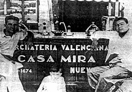 Foto histórica de los helados de Casa Mira, con el sobrenombre Horchatería Valenciana.