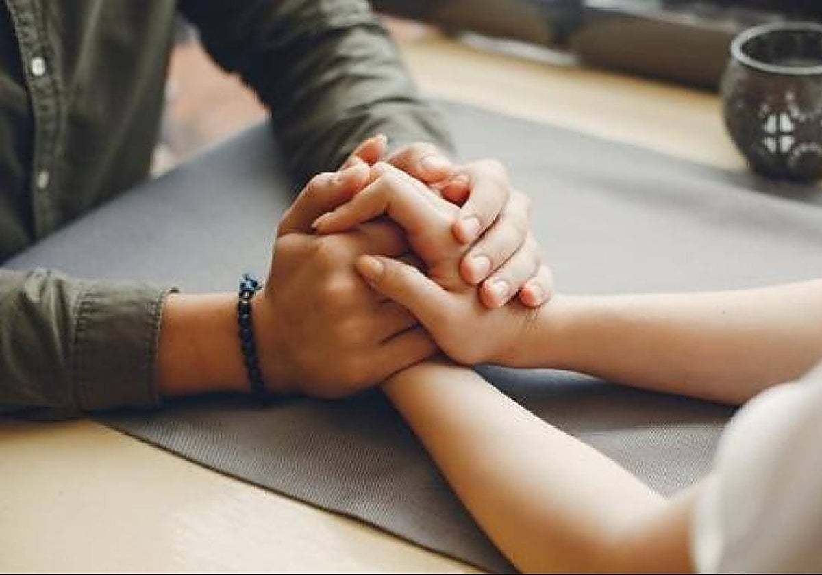 Un tribunal deniega la pensión de viudedad a un hombre tras fallecer su pareja con quien convivió 18 años y tuvo dos hijos