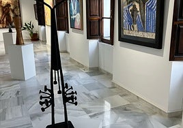 Piezas de la colección privada de Jorge Reynardus en la Casa de las Tejerinas de Estepona el pasado mes de marzo.