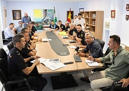 Imagen de la reunión de coordinación celebrada en la Jefatura de la Policía Local.