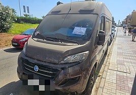 Imagen de uno de los vehículos retirados por la Policía Local en las calles de Torrox.