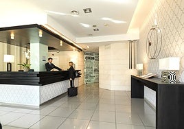 Recepción de un hotel de la provincia.