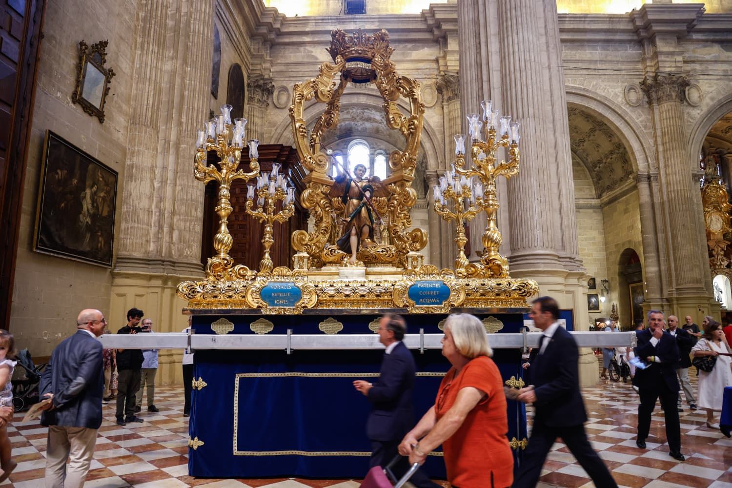 El nuevo trono procesional para la Virgen de la Victoria, en imágenes