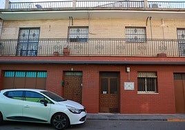 Vivienda donde se produjo el domingo el crimen machista en Sevilla.