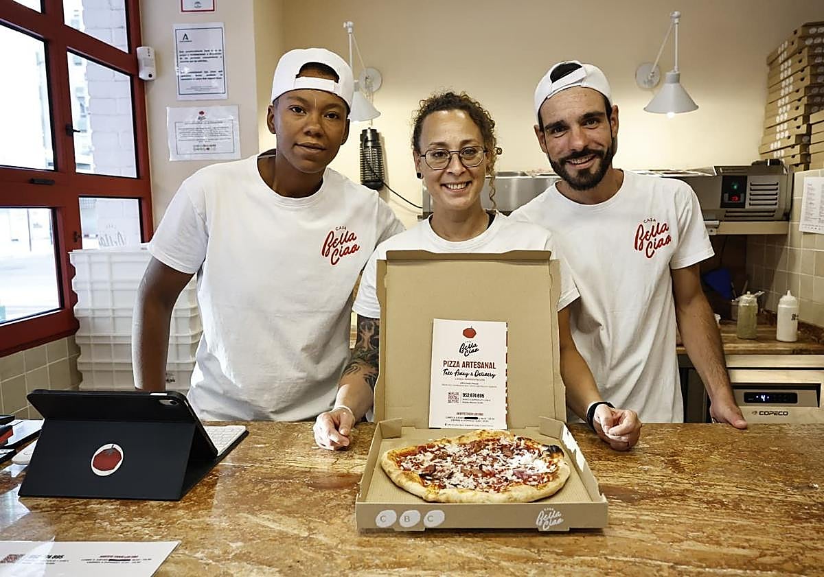 Imagen principal - Casa Bella Ciao en Málaga: así es la pizzería del actor Miguel Herrán inspirada en &#039;La casa de papel&#039;