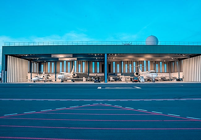 Hangar de la compañía malagueña de vuelos ejecutivos iJet.