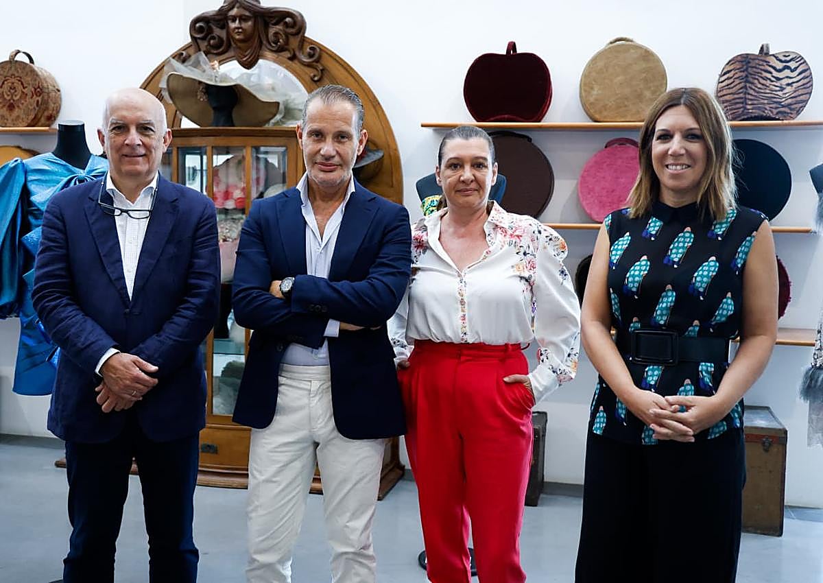 Imagen secundaria 1 - La Semana Santa malagueña inspira la colección más «lunática» de Urquizar