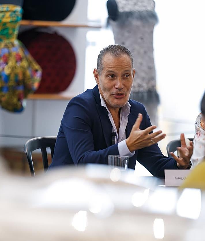 Imagen secundaria 2 - La Semana Santa malagueña inspira la colección más «lunática» de Urquizar