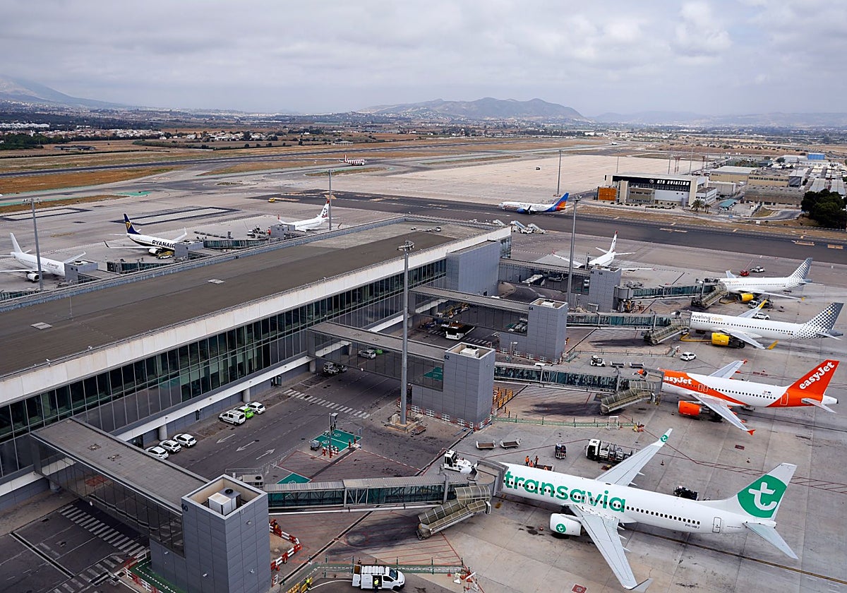 Aviones estacionados en el aeropuerto de Málaga.