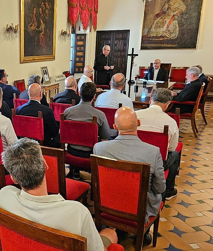 Imagen secundaria 2 - José Antonio Satué protagoniza su primer acto interno como nuevo obispo de Málaga