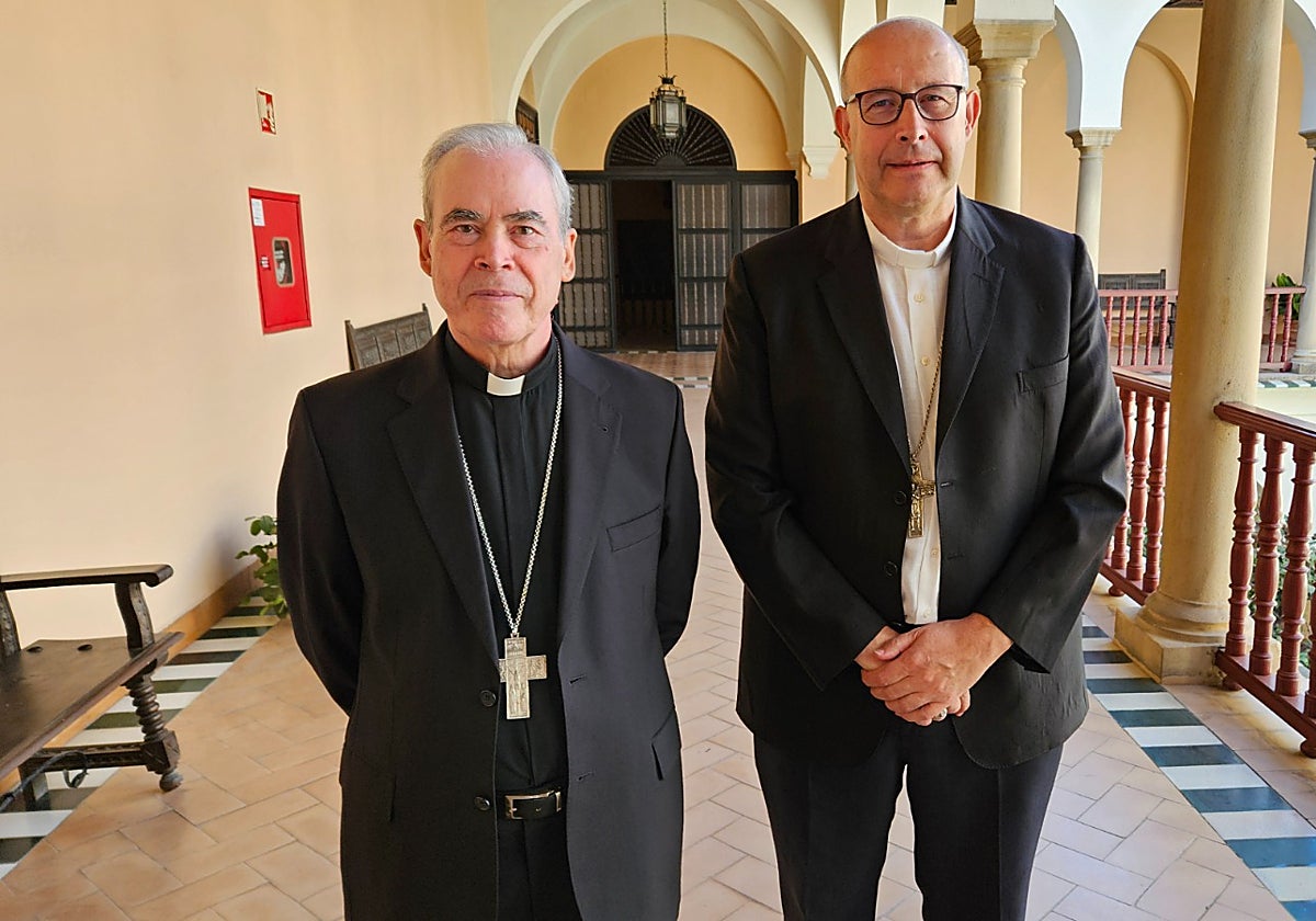 Jesús Catalá y José Antonio Satué, este viernes, en el Obispado.