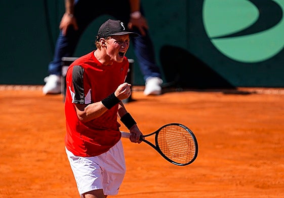 Un gesto de alegría de Elmer Moller, que protagonizó la sorpresa de la jornada ante Jaume Munar colcoando el 0-2 en el España-Dinamarca.
