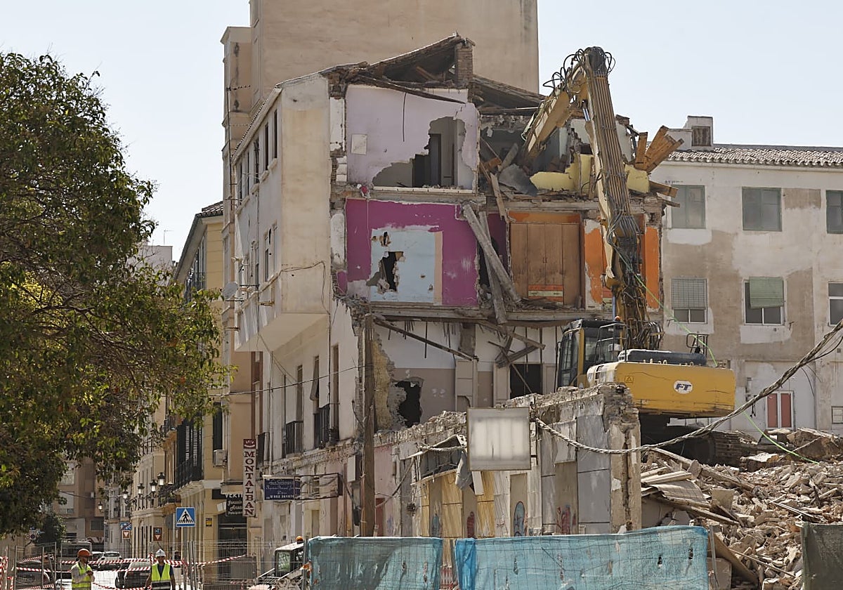 Demolición de los últimos edificios de Callejones del Perchel.