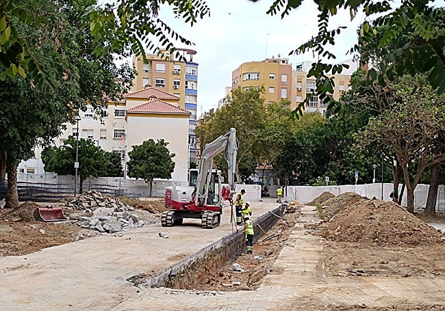 Otra perspectiva de las obras en la avenida de La Purísima.