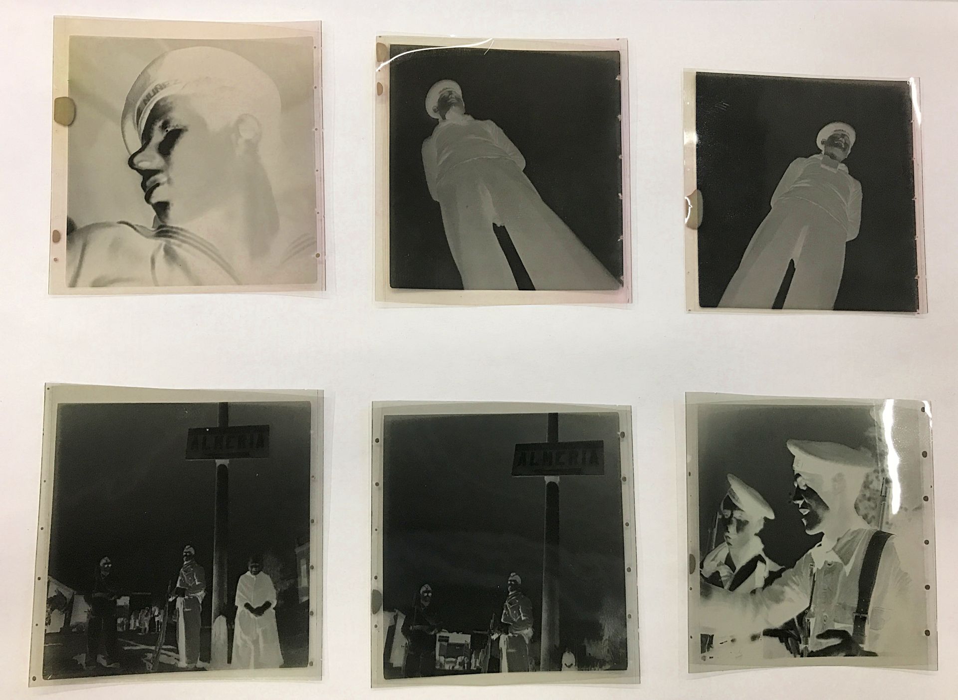 La colección consta de 86 negativos de tamaño 6x6 con diferentes momentos de la guerra civil retratados por Namuth y Reisner.