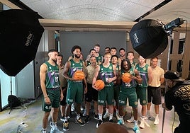 Primera foto oficial de temporada del Unicaja en Singapur