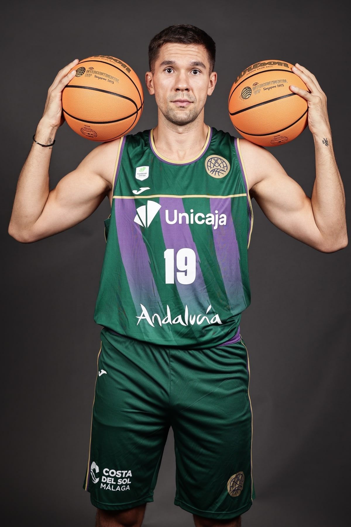 Primera foto oficial de temporada del Unicaja en Singapur