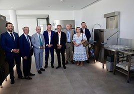 El alcalde, Francisco de la Torre, y el presidente de la Diputación, Francisco Salado, asistieron este miércoles a la inauguración de la nueva sede de Winterhalter.