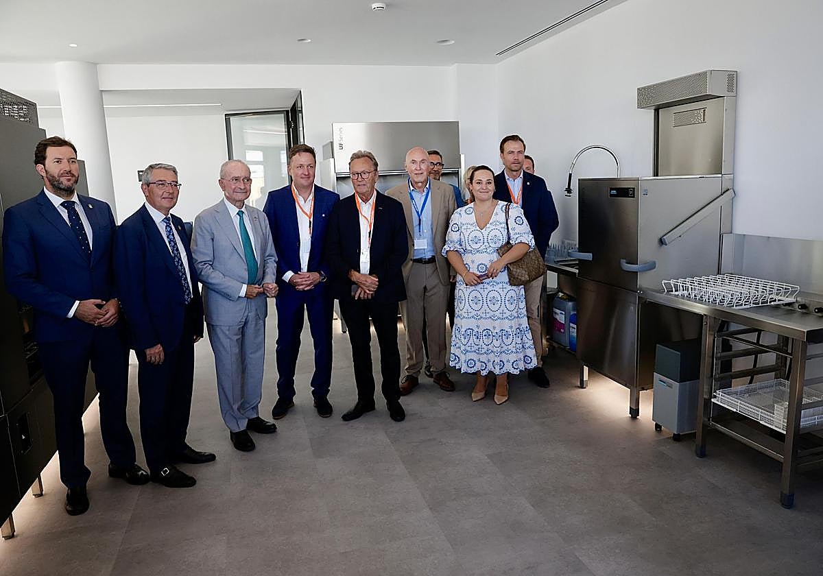 El alcalde, Francisco de la Torre, y el presidente de la Diputación, Francisco Salado, asistieron este miércoles a la inauguración de la nueva sede de Winterhalter.