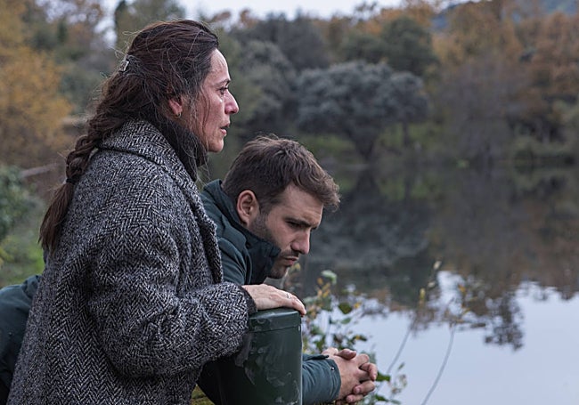 Itziar Ituño y Alfons Nieto, en una imagen de la nueva serie.