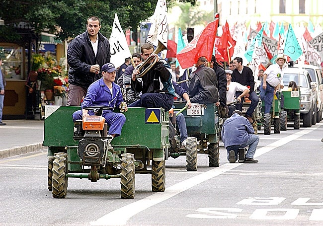 Ecologistas, agricultores y vecinos del Guadalhorce protagonizaron sonadas manifestaciones en contra del embalse.