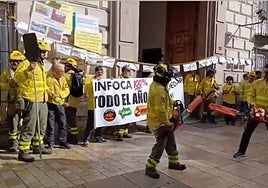 Trabajadores del Infoca y del 112 reivindican su «dignidad profesional» con una movilización de protesta en Málaga