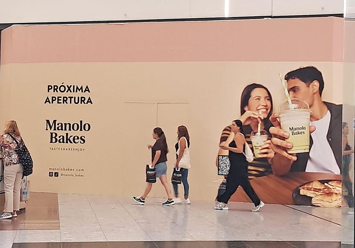 Anuncio de la próxima apertura de Manolo Bakes en Vialia Málaga.