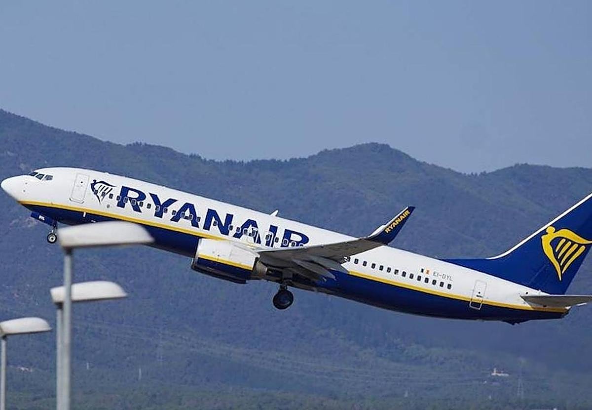 Desviado un vuelo de Málaga a Santander por la niebla