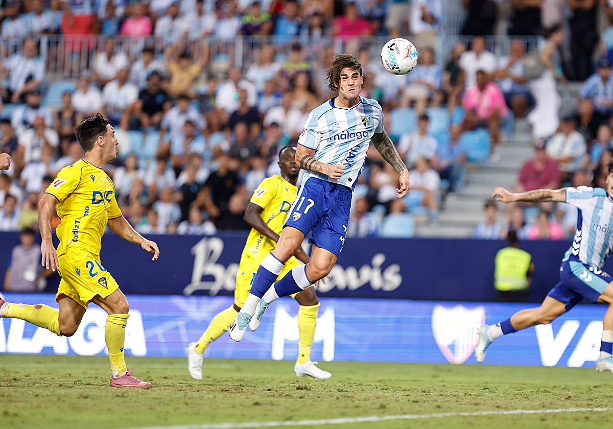 La ocasión que tuvo Jauregi de cabeza al final del partido.