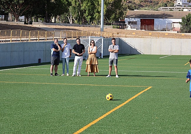 El alcalde y ediles del gobierno del PP, en las instalaciones, este pasado lunes.