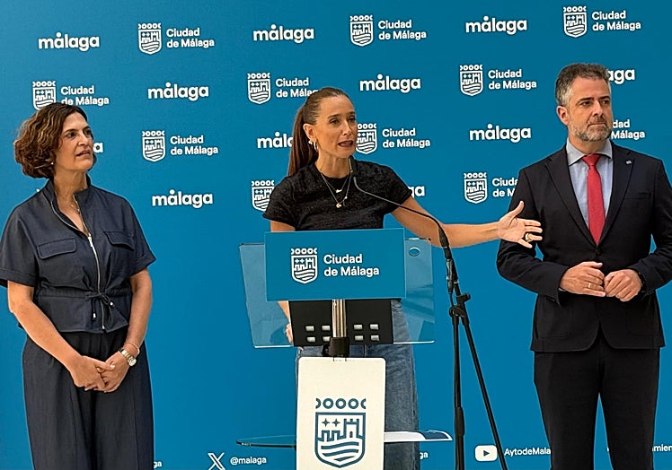 Los concejales populares Trinidad Hernández, Elisa Pérez de Siles y Carlos Conde.