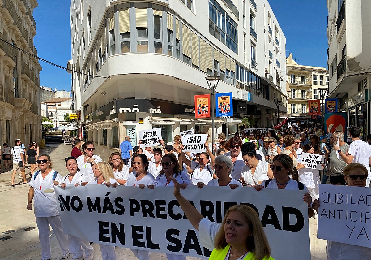 Imagen de archivo de la manifestación de trabajadoras del SAD de Estepona el pasado 13 de septiembre.