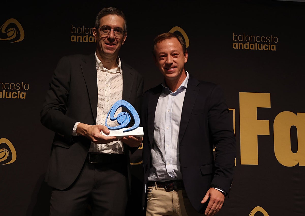 Imagen secundaria 1 - Mónica González, Enrique Aparicio y Juan Méndez.