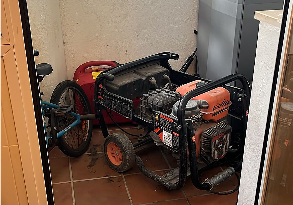Generador en el interior de una vivienda de Hacienda Riviera.