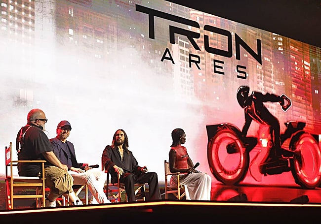 Álex de la Iglesia, Joachim Rønning, Jared Lego y Jodie Turner-Smith, en la presentación del filme.