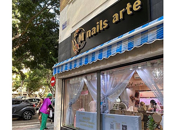 La comunidad china se sube al boom de los negocios de manicura.