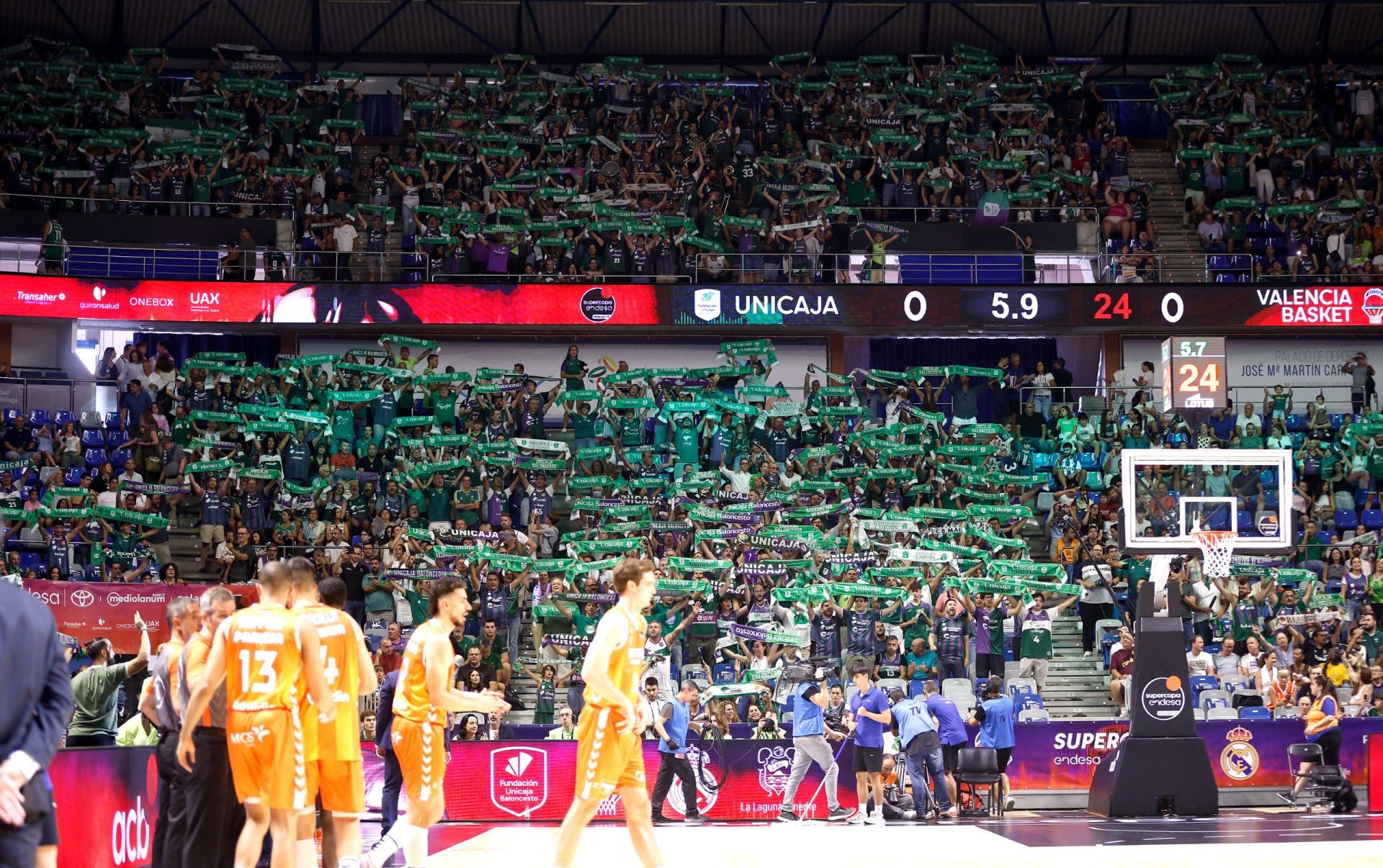 Unicaja-Valencia Basket: las mejores fotos de la semifinal de la Supercopa 2025