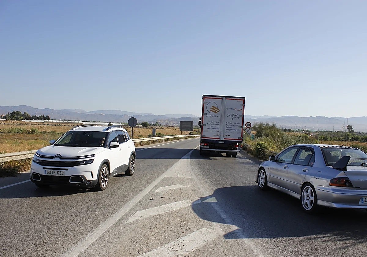 Tráfico en la A-404.