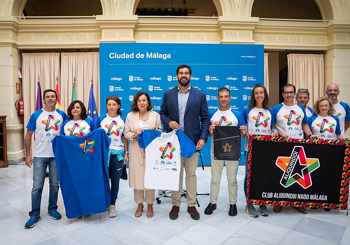 Imagen de la presentación de la Travesía Solidaria Aliquindoi, en el Ayuntamiento.