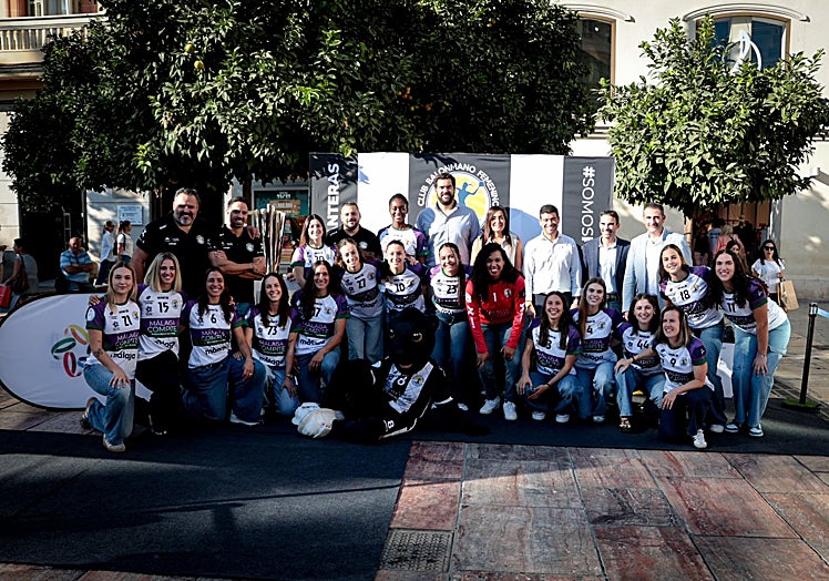 El equipo organizó este miércoles un encuentro con sus seguidores en la plaza de la Constitución.