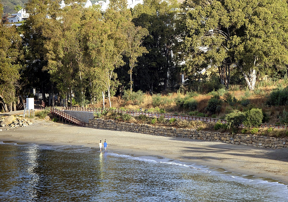Tramo de senda litoral en Estepona.