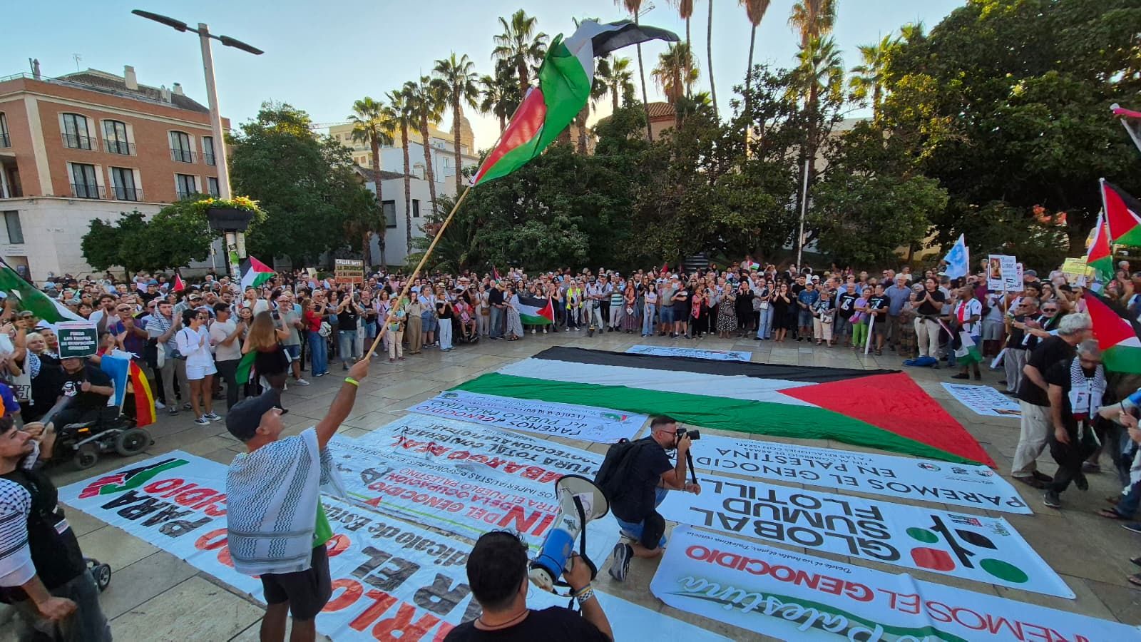 La protesta en Málaga por la flotilla de Gaza, en imágenes